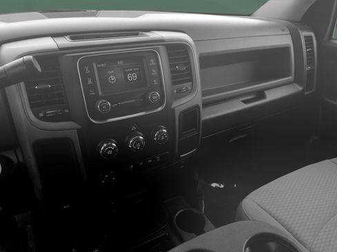 Used 2018 RAM 3500 Tradesman w/ Chrome Appearance Group image 17