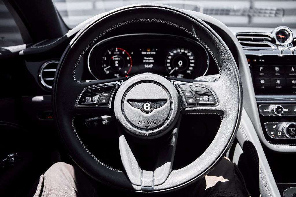 Used 2024 Bentley Bentayga AWD/4WD image 53