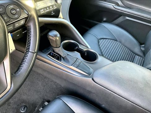 Used 2024 Toyota Camry SE image 20