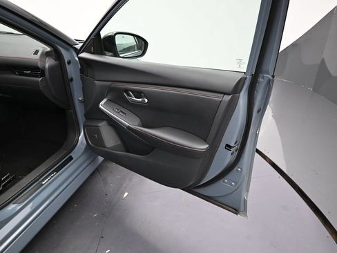 Used 2025 Nissan Sentra SR w/ SR Premium Package FWD image 7