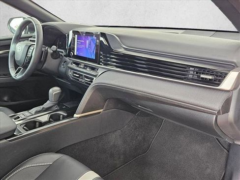 Used 2025 Toyota Camry SE image 22