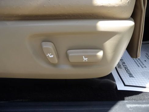 Used 2016 Toyota 4Runner Limited AWD/4WD image 15