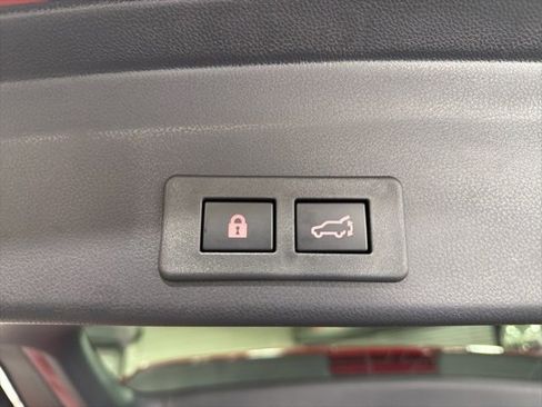 Certified 2025 Subaru Ascent Limited w/ Popular Package #1 image 39