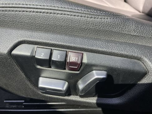 Used 2016 BMW 320i Sedan image 16