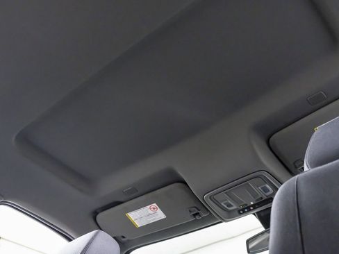 Used 2021 Chevrolet Silverado 2500 LT w/ Convenience Package image 28