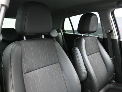 Used 2022 Chevrolet Trax LT w/ LT Convenience Package AWD/4WD image 21