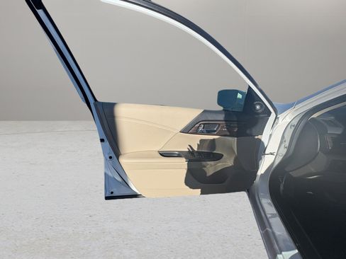 Used 2016 Honda Accord EX-L image 27