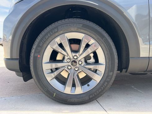 New 2026 Ford Explorer Active w/ Active Comfort Package image 9