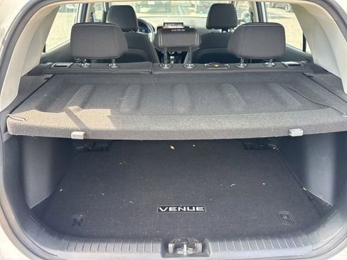 Used 2023 Hyundai Venue SEL image 8