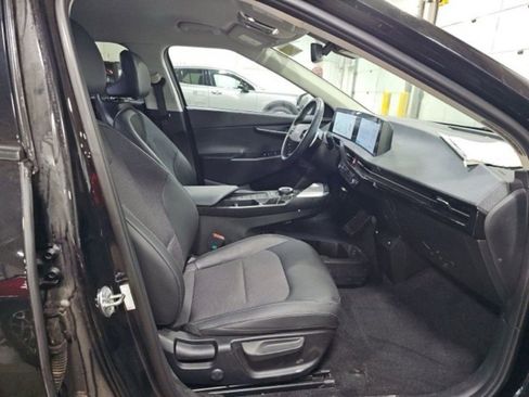 Used 2024 Kia EV6 Light image 10