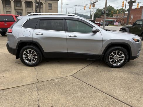 Used 2020 Jeep Cherokee Latitude Plus w/ Comfort/Convenience Group AWD/4WD image 6