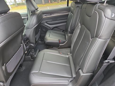 New 2025 Jeep Grand Cherokee L Limited AWD/4WD image 7