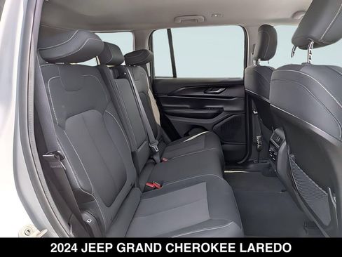 Used 2024 Jeep Grand Cherokee Laredo AWD/4WD image 25