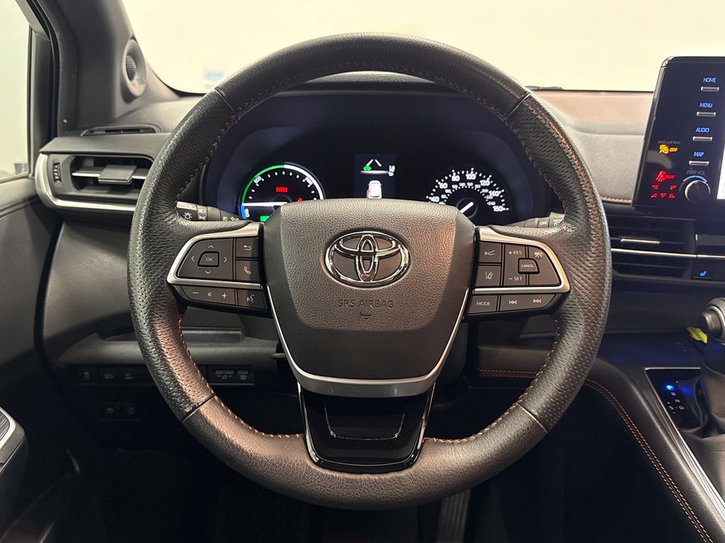Used 2022 Toyota Sienna XSE w/ XSE Plus Package AWD/4WD image 19