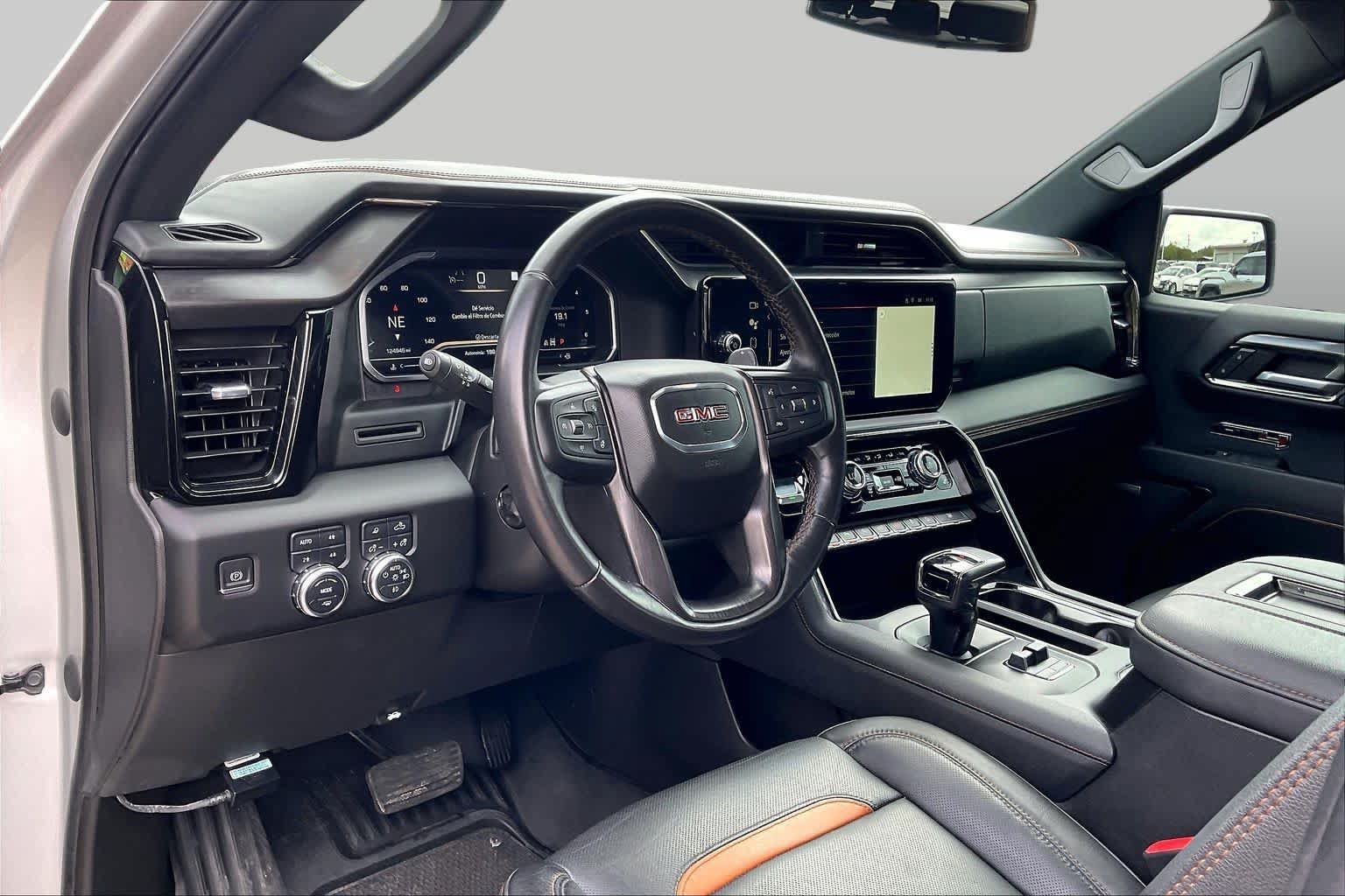 Used 2022 GMC Sierra 1500 AT4 w/ Sierra Safety Plus Package AWD/4WD image 17