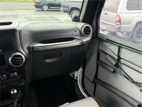 Used 2012 Jeep Wrangler Unlimited Sport w/ Connectivity Group AWD/4WD image 14