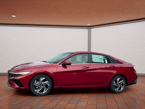 New 2025 Hyundai Elantra Limited image 1