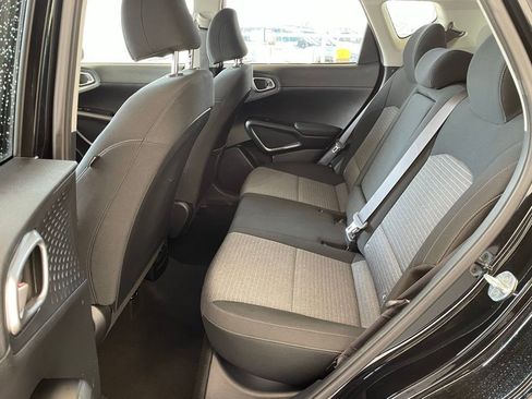 Used 2022 Kia Soul EX image 11