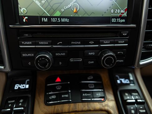 Used 2014 Porsche Cayenne S image 28