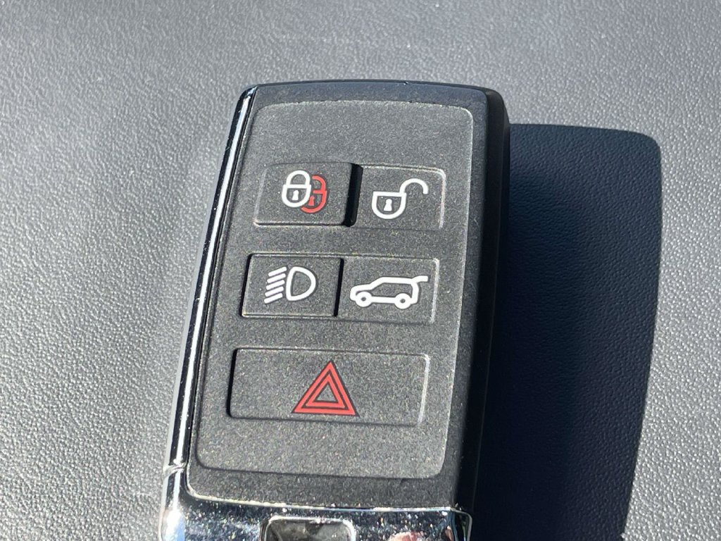 Used 2023 Land Rover Range Rover SE AWD/4WD image 28