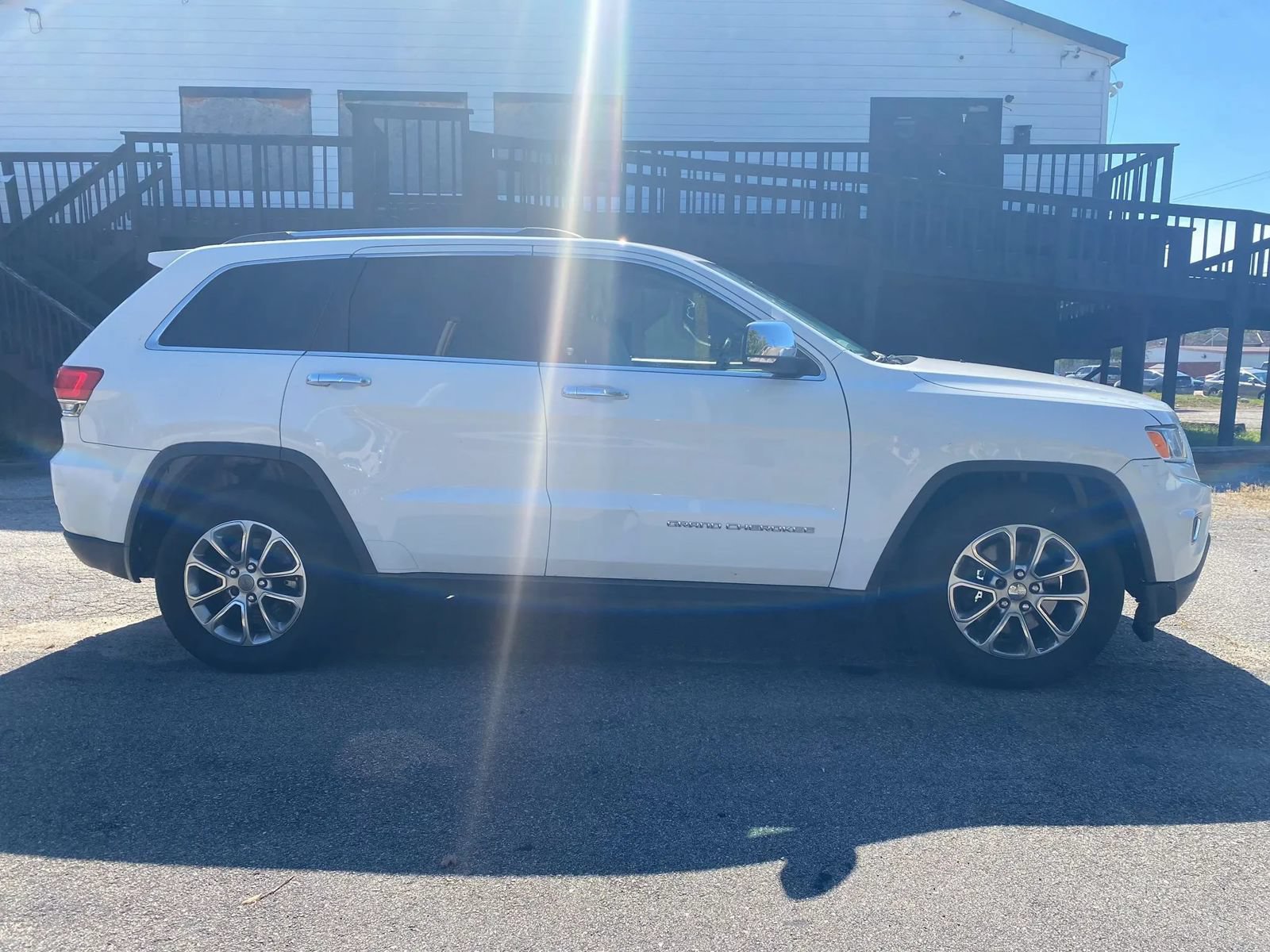 Used 2015 Jeep Grand Cherokee Limited w/ Trailer Tow Group IV AWD/4WD image 4