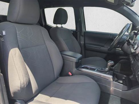 Certified 2019 Toyota Tacoma TRD Sport w/ Technology Package AWD/4WD image 24