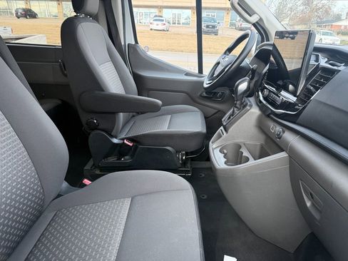Used 2023 Ford Transit 350 XLT image 4