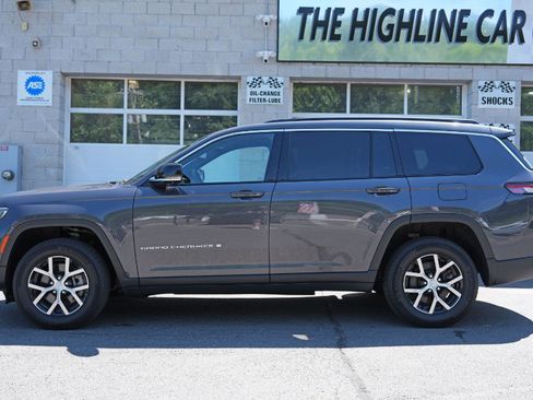 Used 2024 Jeep Grand Cherokee L Limited w/ Luxury Tech Group II AWD/4WD image 4