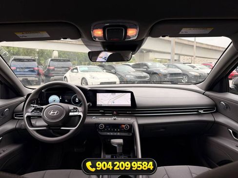 Used 2024 Hyundai Elantra SEL FWD image 20