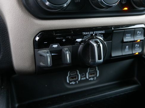 Certified 2022 RAM 1500 Laramie image 30