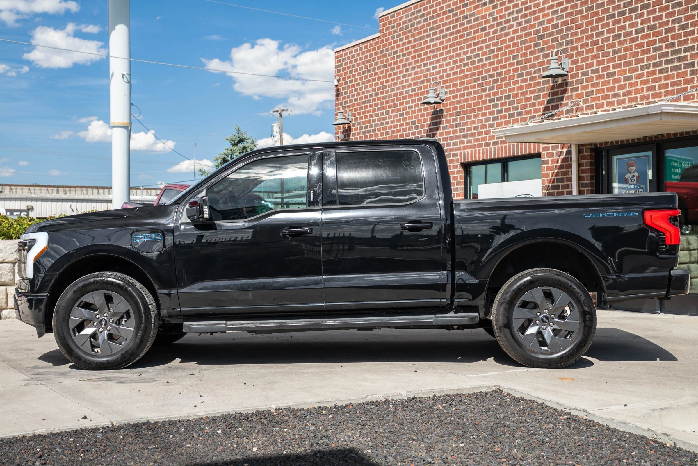 Used 2025 Ford F150 Lightning Lariat AWD/4WD image 3