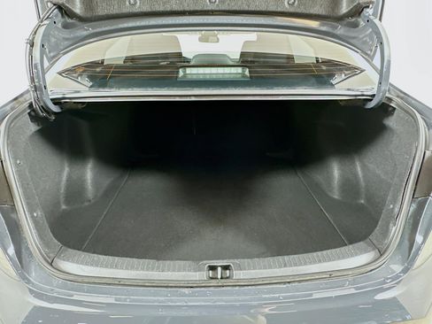 Used 2025 Toyota Corolla LE image 28