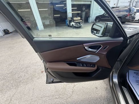 Used 2025 Acura RDX SH-AWD w/ Technology Package image 13