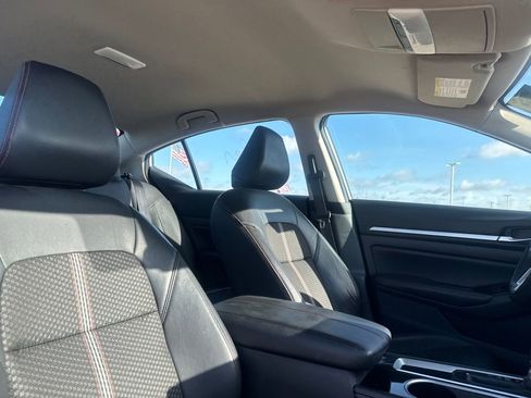 Certified 2025 Nissan Altima 2.5 SR FWD image 29