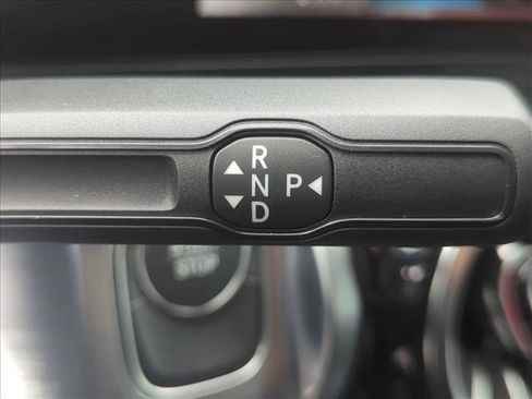 Used 2023 Mercedes-Benz EQB 300 4MATIC image 12