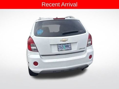 Used 2014 Chevrolet Captiva Sport LT w/ Convenience Package FWD image 2