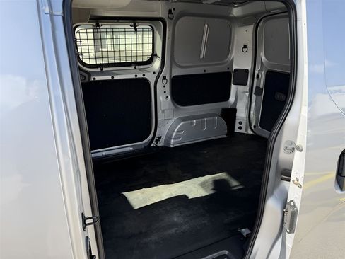Used 2020 Nissan NV200 SV w/ Sliding Glass Door Package image 26