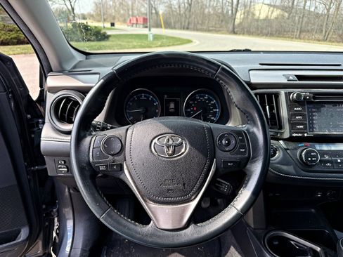 Used 2018 Toyota RAV4 XLE w/ Plus Extra Value Package image 14