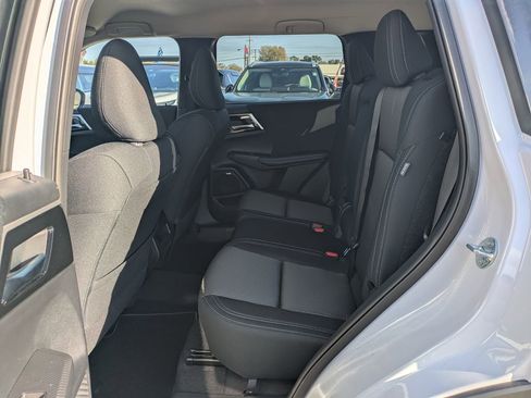 New 2026 Mitsubishi Outlander ES FWD image 12