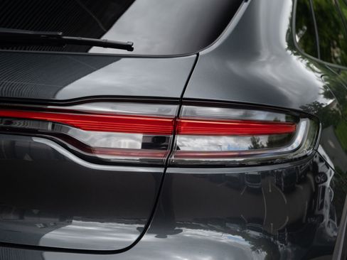 Used 2023 Porsche Macan AWD/4WD image 22