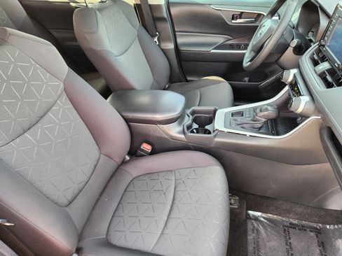 Used 2021 Toyota RAV4 XLE image 16