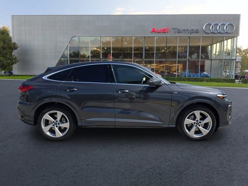 New 2025 Audi Q5 Prestige image 3