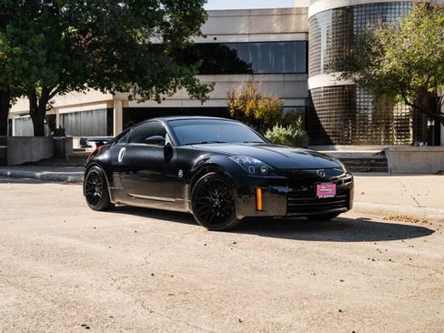 Used 2006 Nissan 350Z Touring w/ (N93) Cargo Convenience Pkg image 34