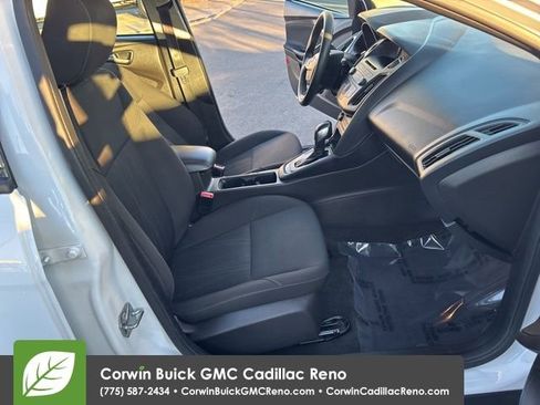 Used 2017 Ford Focus SE image 29