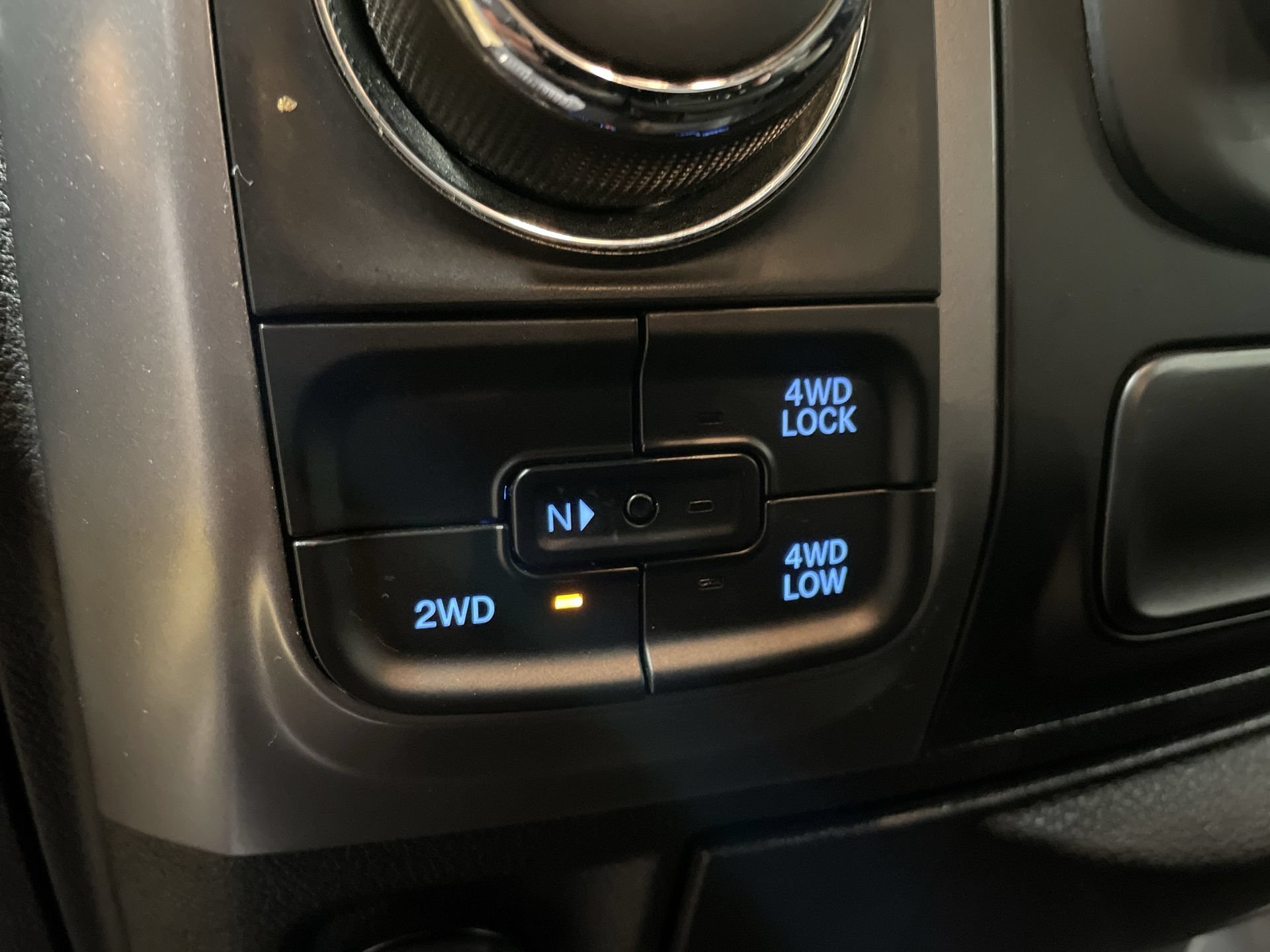 Used 2022 RAM 1500 Classic SLT AWD/4WD image 30