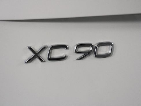 Certified 2023 Volvo XC90 T8 Ultimate w/ Lounge Package image 19