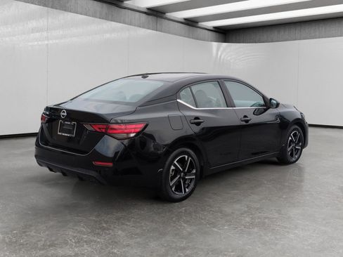 Used 2025 Nissan Sentra SV FWD image 7