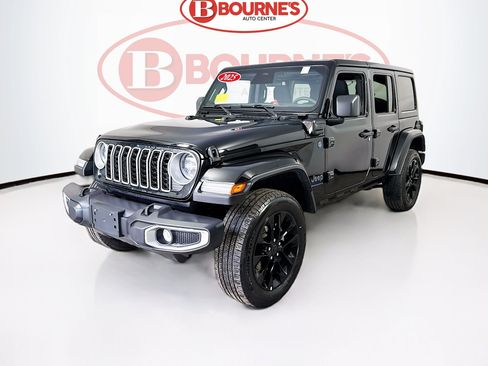 Used 2025 Jeep Wrangler Unlimited Sahara w/ Safety Group AWD/4WD image 5