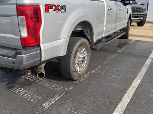 Certified 2019 Ford F250 XLT w/ XLT Premium Package image 5