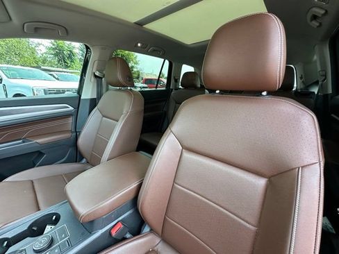 Used 2021 Volkswagen Atlas SE w/ Panoramic Sunroof Package AWD/4WD image 18